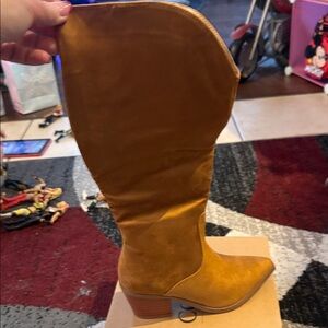 Chic Tan Heeled Boots for Women